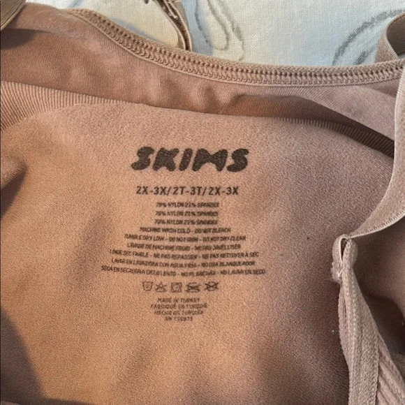 SKIMS Tan Shapewear Bodysuit - Picture 2 of 3